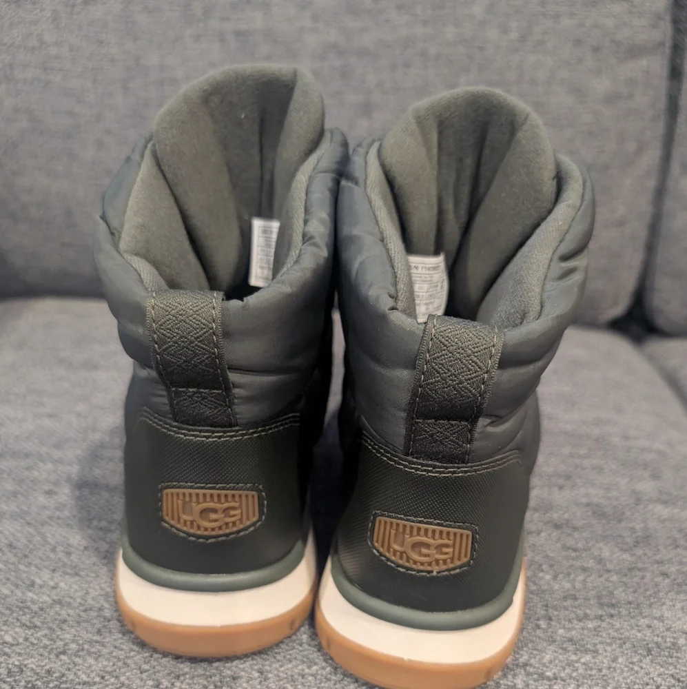 UGG Lakesider Zip Ankle Boot